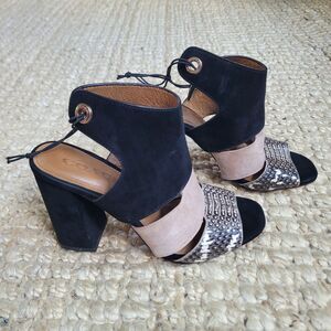 COACH Minetta Sandal Snakeskin Suede Women's Sandals Style No. Q9138 Black Nude